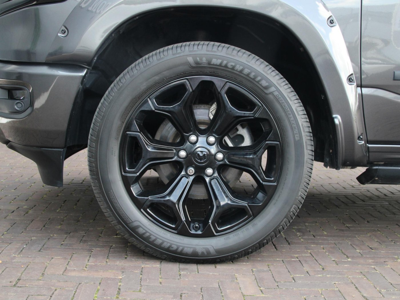 Dodge Ram 1500 5.7 V8 Crew Cab Limited Night Edition — foto 66 van 78