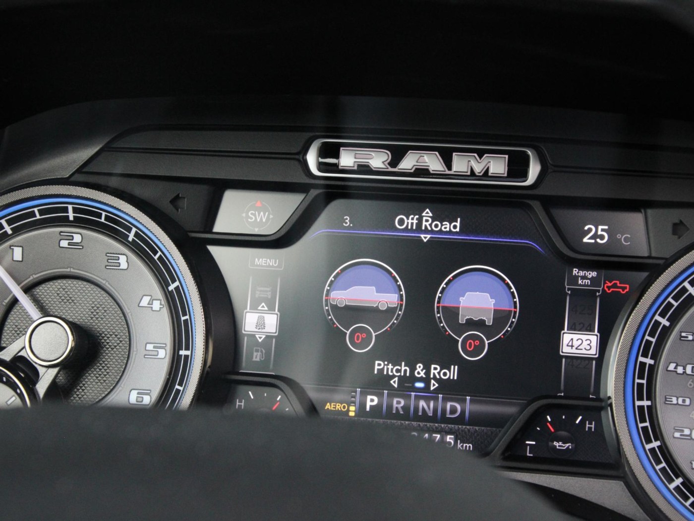 Dodge Ram 1500 5.7 V8 Crew Cab Limited Night Edition — foto 59 van 78