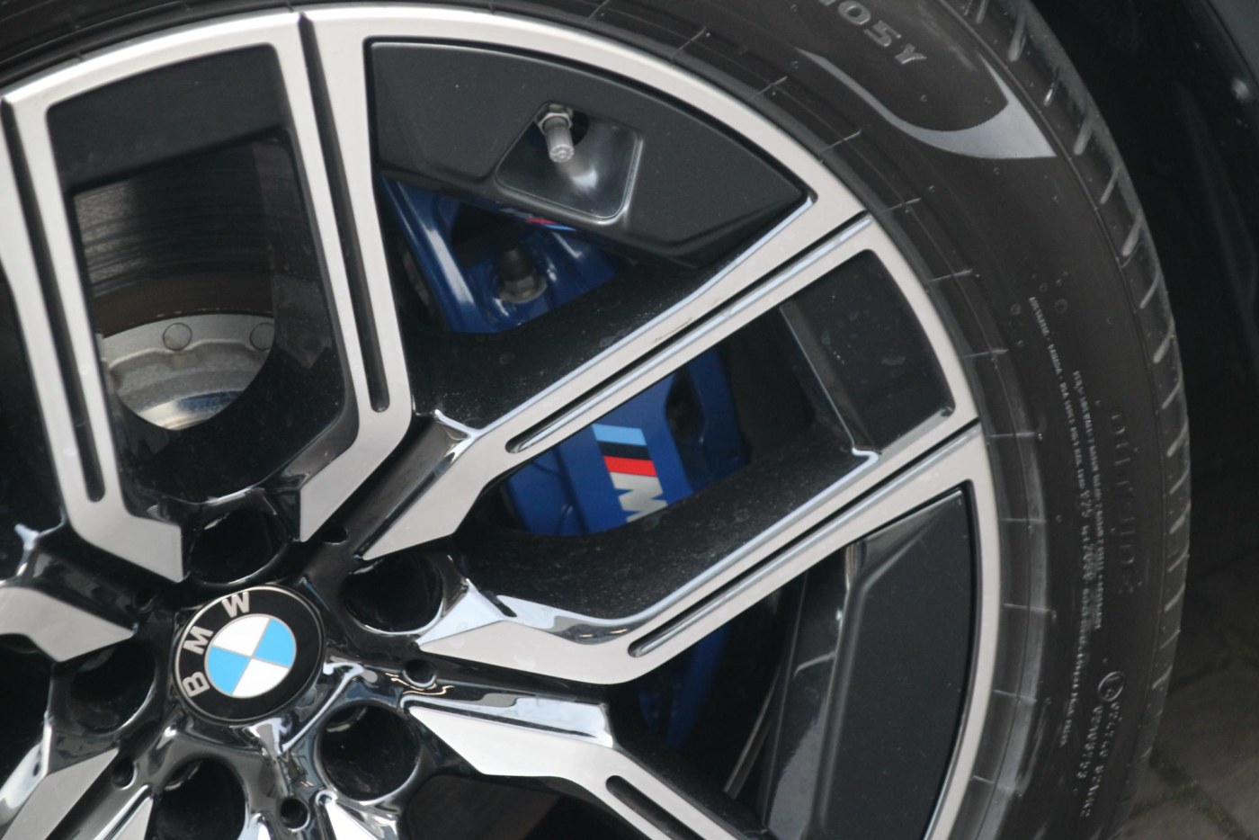 BMW 7-serie M760e xDrive M-Sport Pro — foto 31 van 34