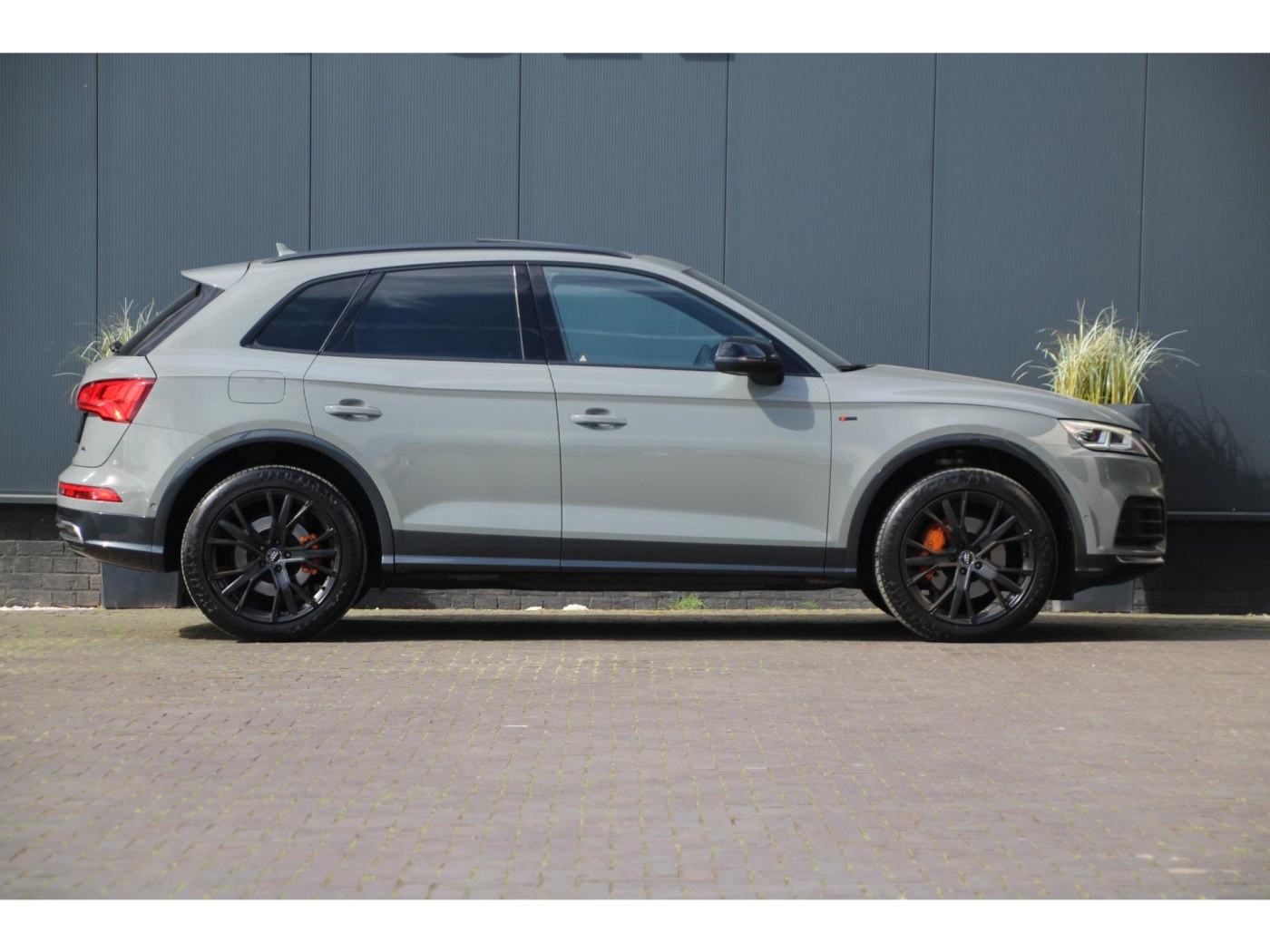 Audi Q5 2.0 TFSI quattro S Line Edition — foto 16 van 33