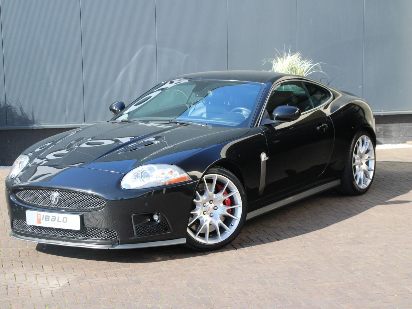 Jaguar XKR-S 4.2 V8 Coupé — foto 12 van 71