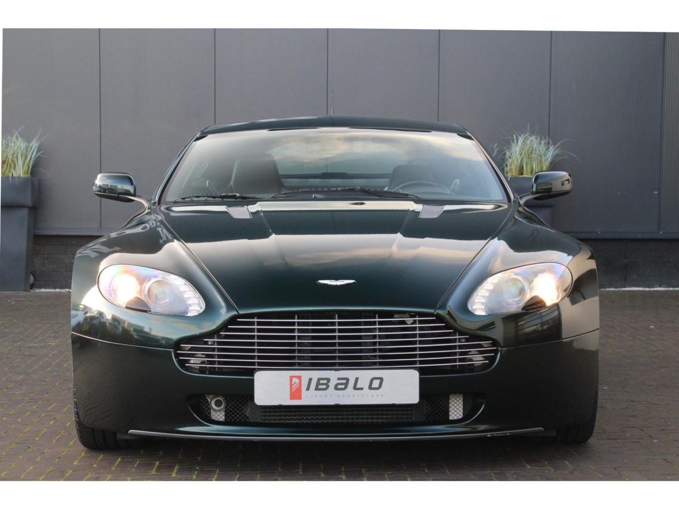 Aston Martin V8 Vantage — foto 12 van 42