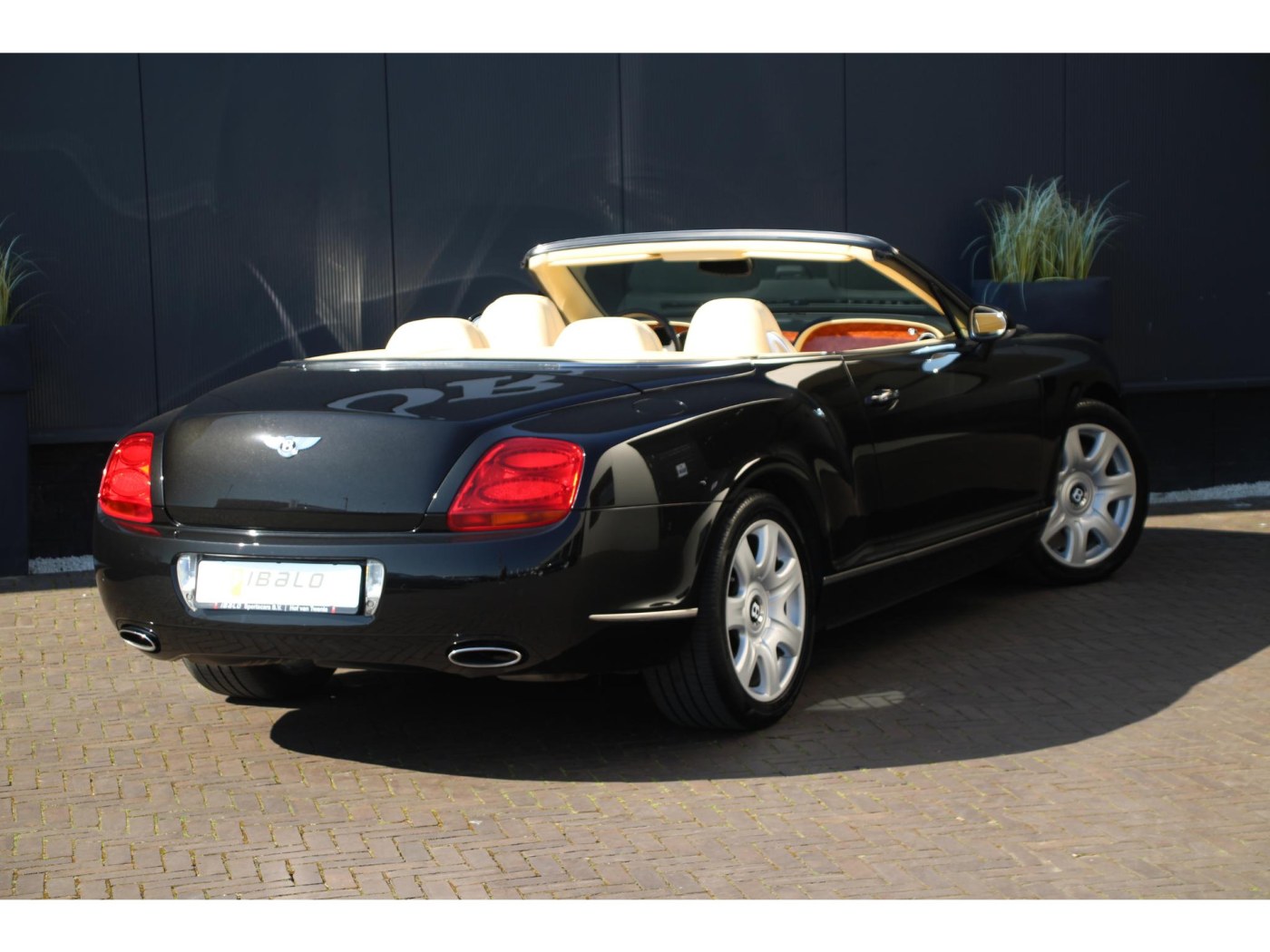 Bentley Continental GTC W12 560pk — foto 19 van 57