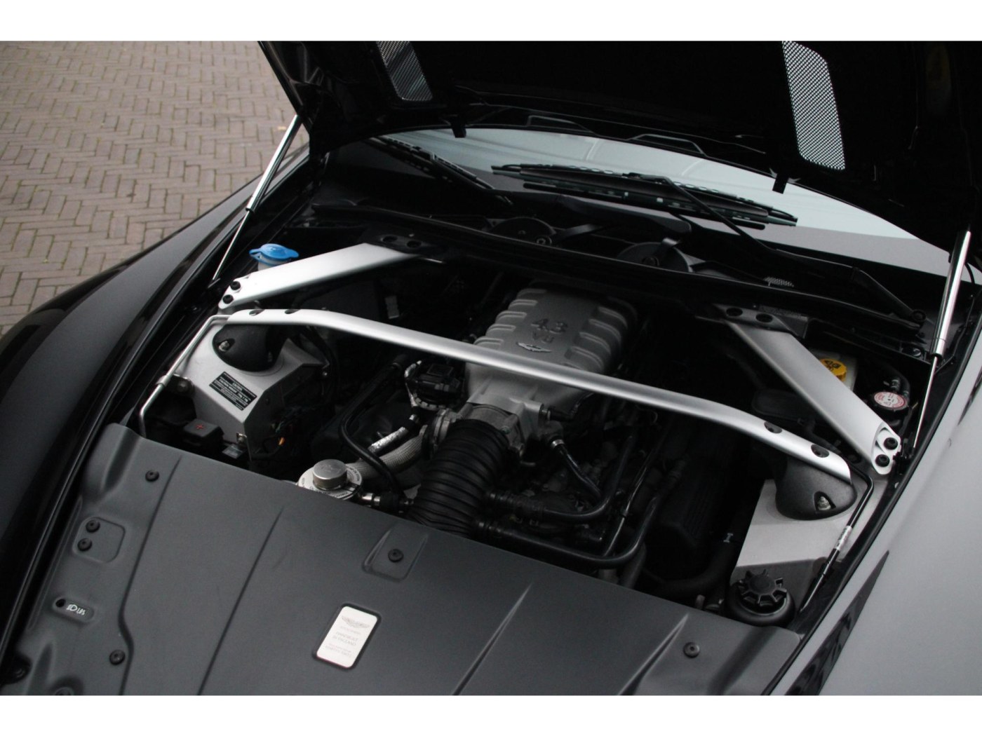 Aston Martin V8 Vantage V8 — foto 45 van 49
