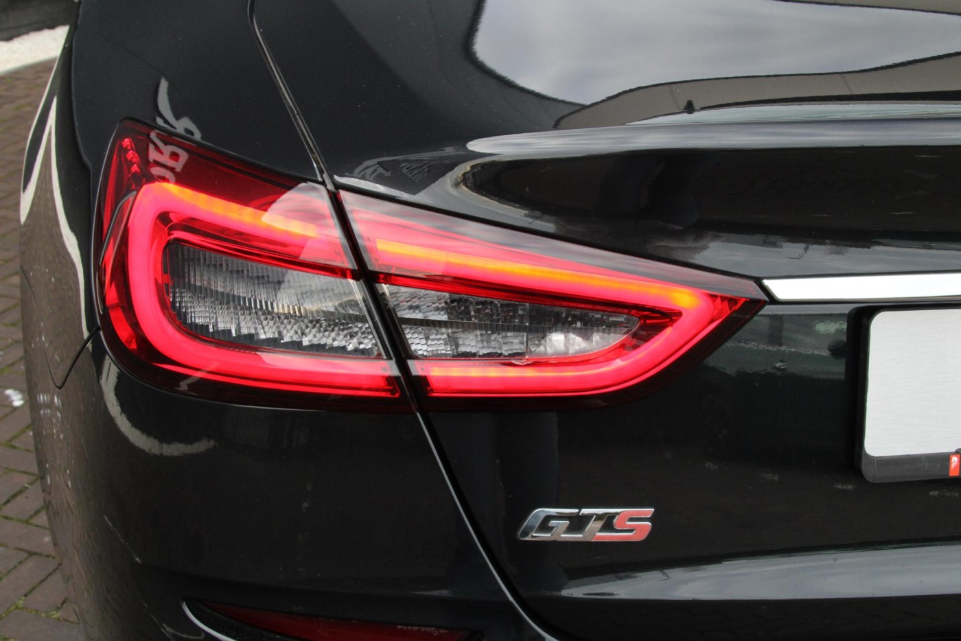 Maserati Quattroporte 3.8 V8 GTS — foto 10 van 48