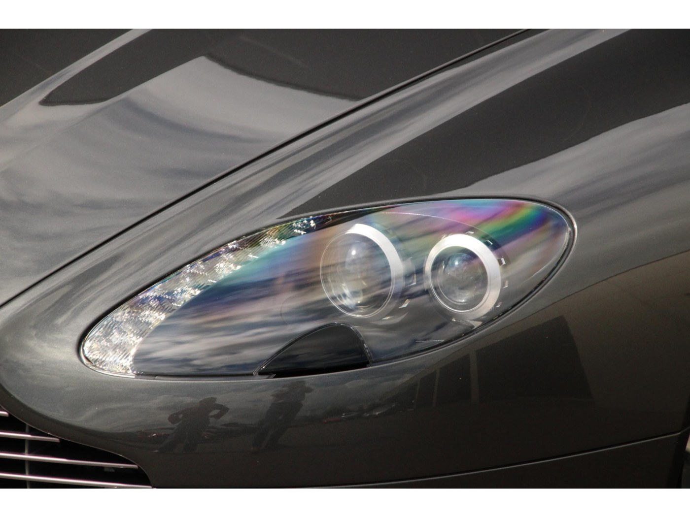 Aston Martin V8 Vantage — foto 9 van 45