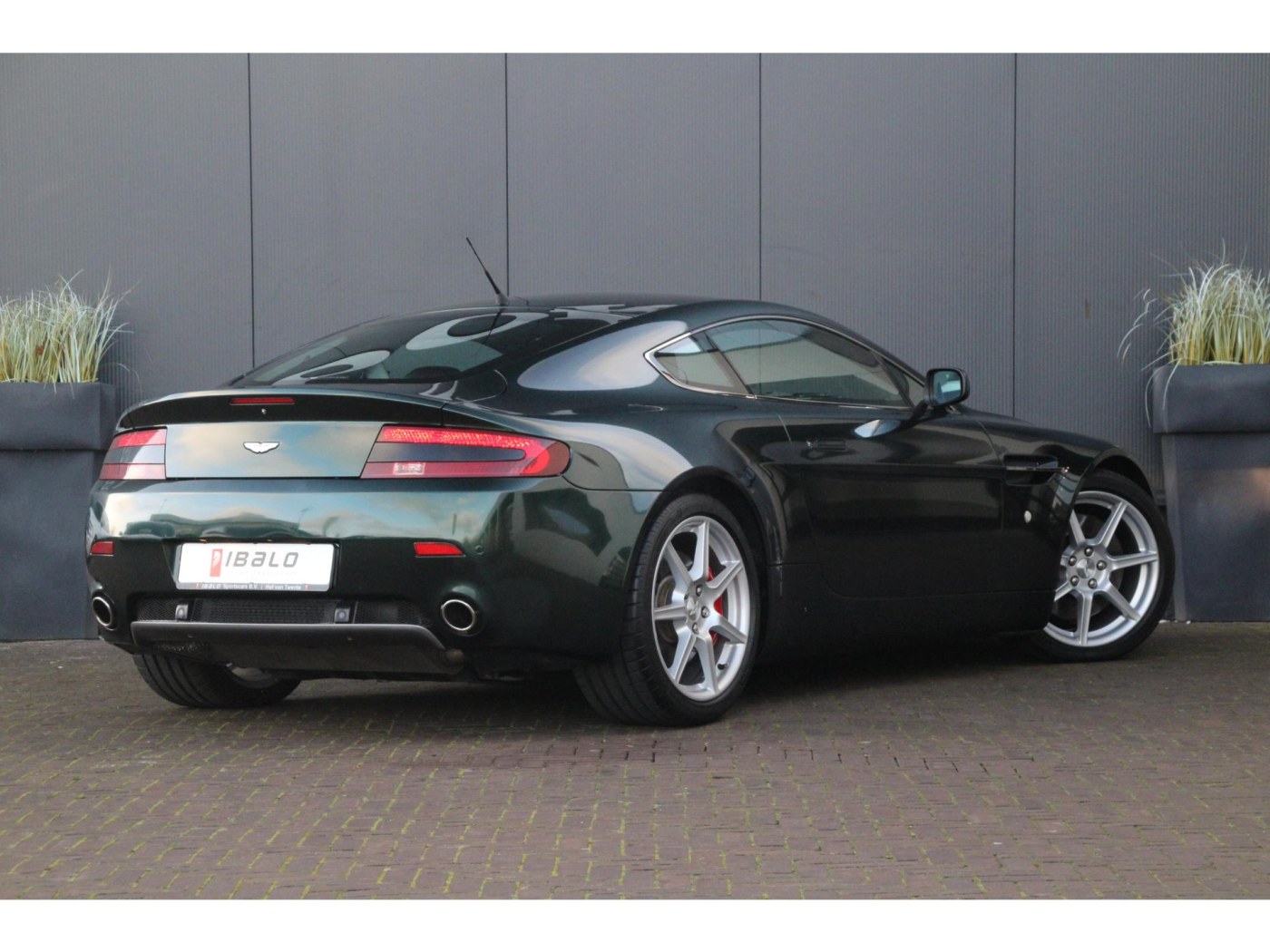 Aston Martin V8 Vantage — foto 2 van 42