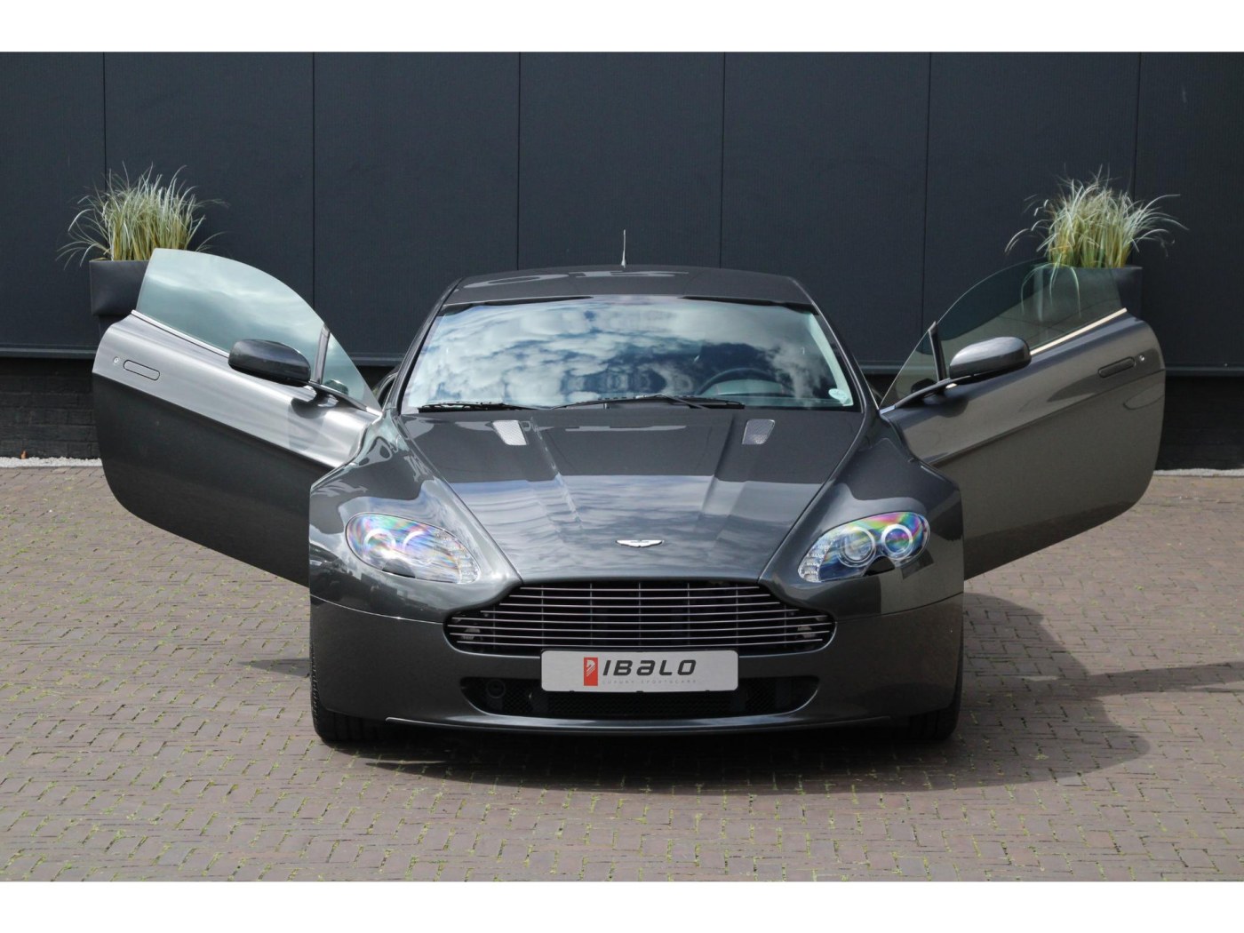 Aston Martin V8 Vantage — foto 44 van 45
