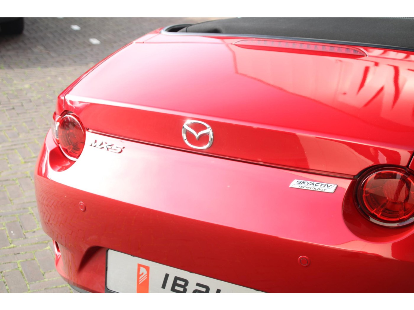Mazda MX-5 1.5 SkyActiv-G 131 GT-M — foto 12 van 28