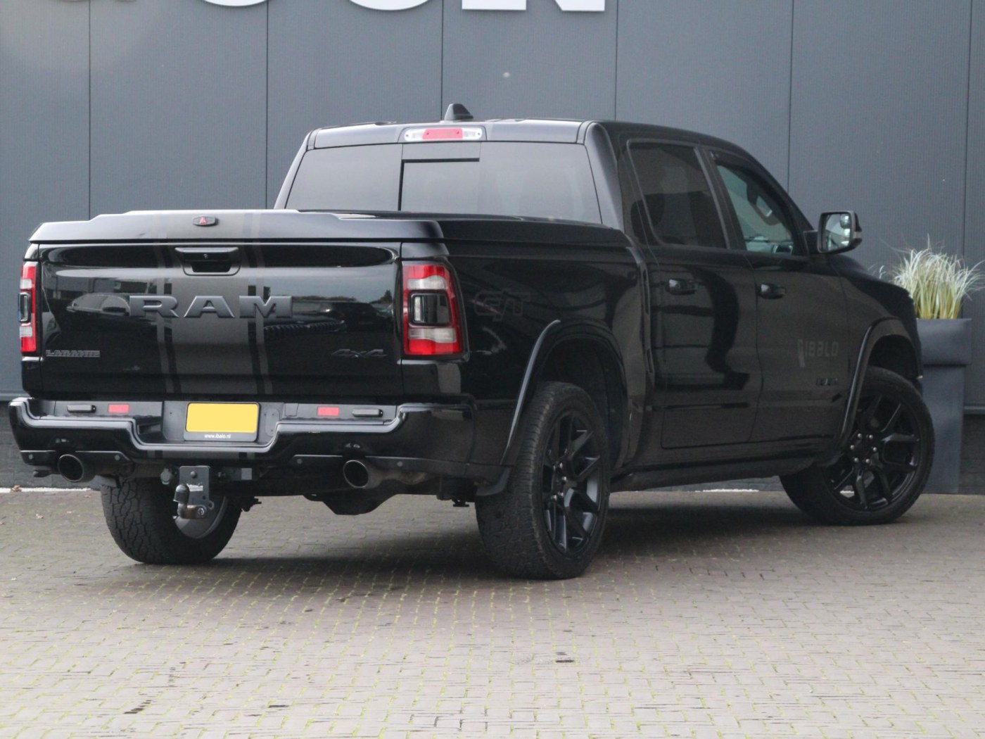 Dodge Ram 1500 5.7 V8 4x4 Crew Cab Laramie G/T — foto 2 van 56