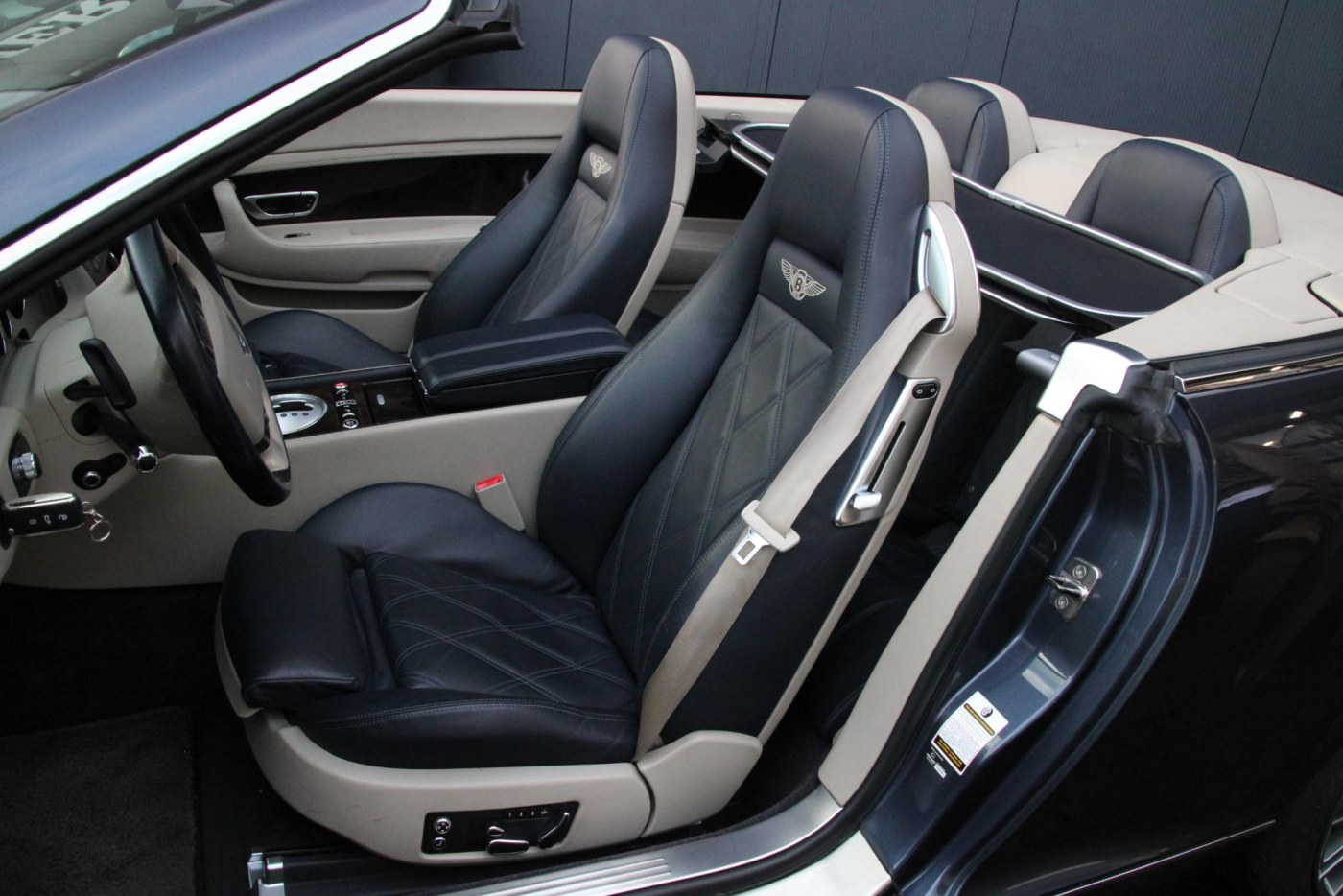Bentley Continental GTC 6.0 W12 — foto 4 van 47