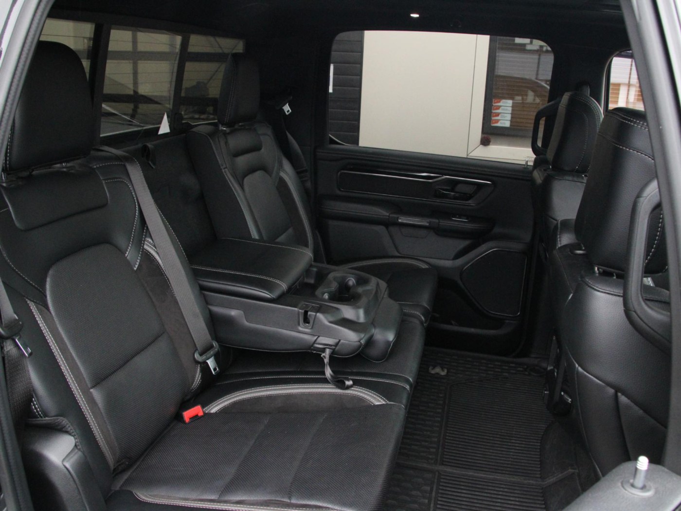 Dodge Ram 1500 5.7 V8 4x4 Crew Cab Laramie G/T — foto 39 van 56