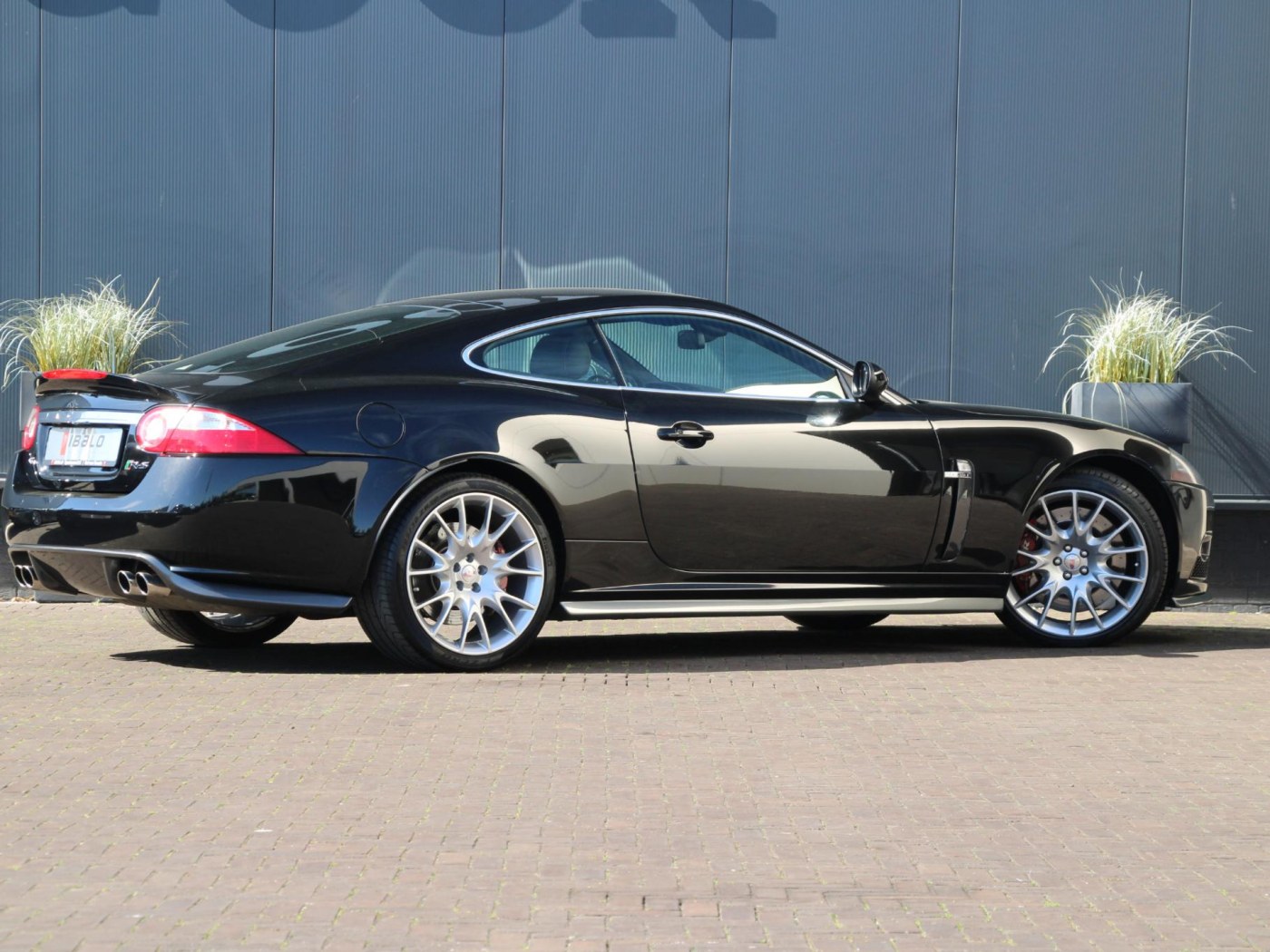 Jaguar XKR-S 4.2 V8 Coupé — foto 2 van 71