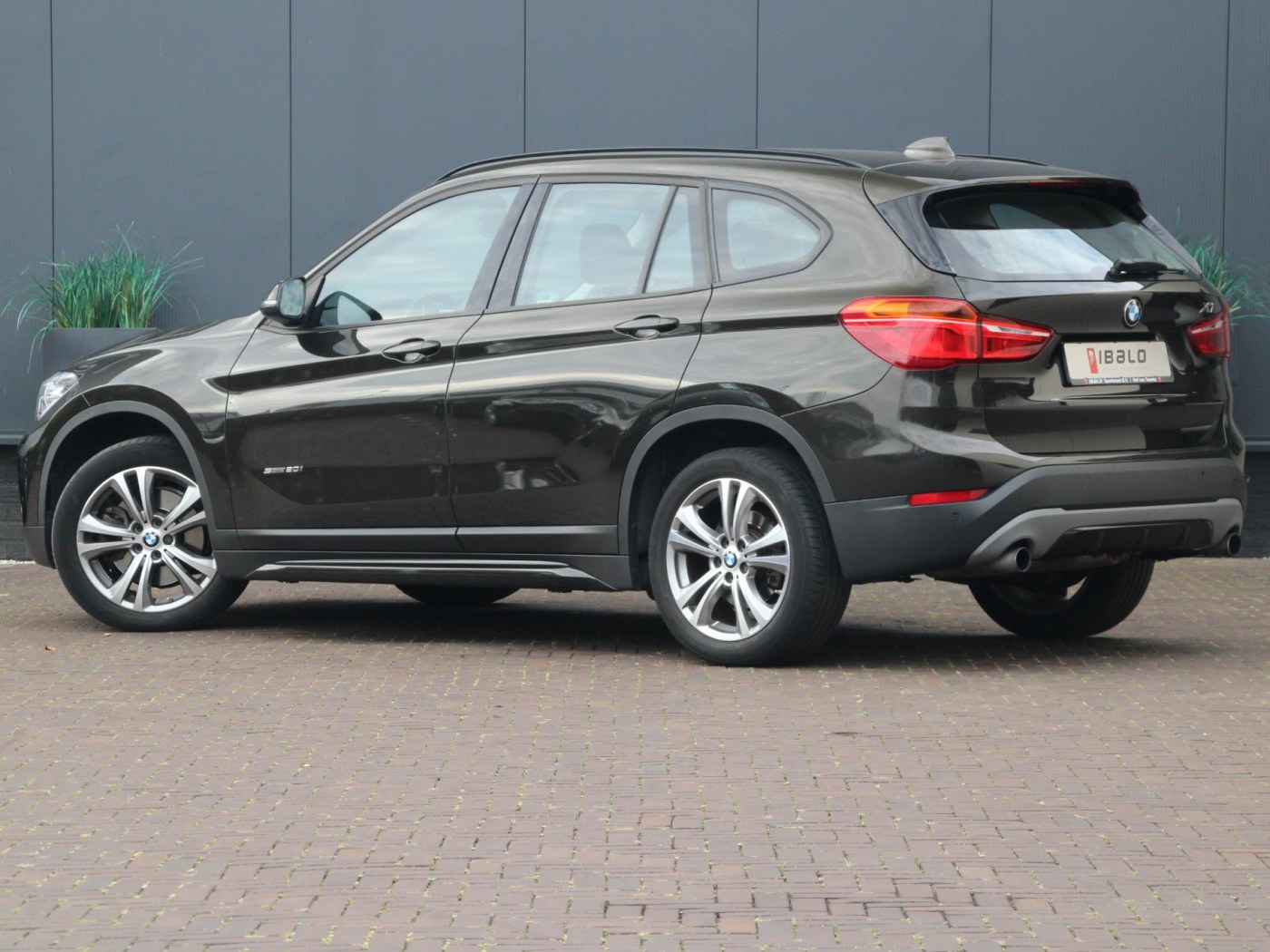 BMW X1 sDrive20i SportLine — foto 7 van 43