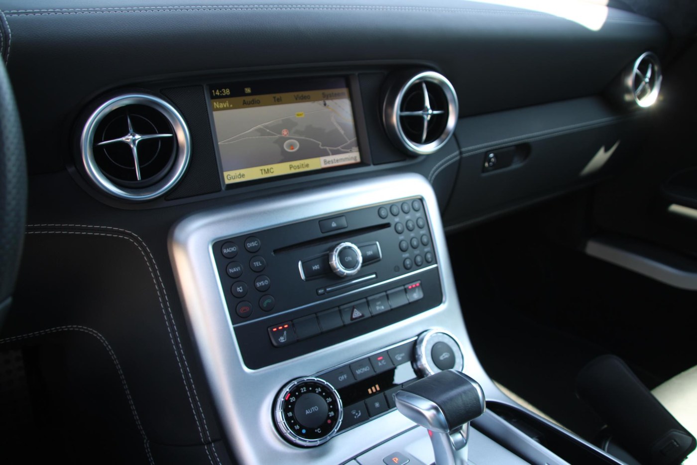 Mercedes-Benz SLS AMG Coupé — foto 32 van 47