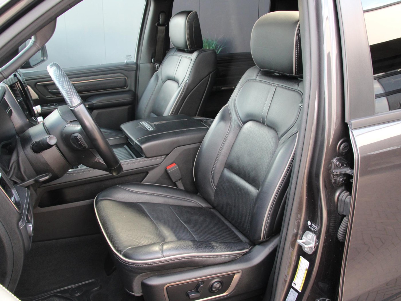 Dodge Ram 1500 5.7 V8 Crew Cab Limited Night Edition — foto 71 van 78
