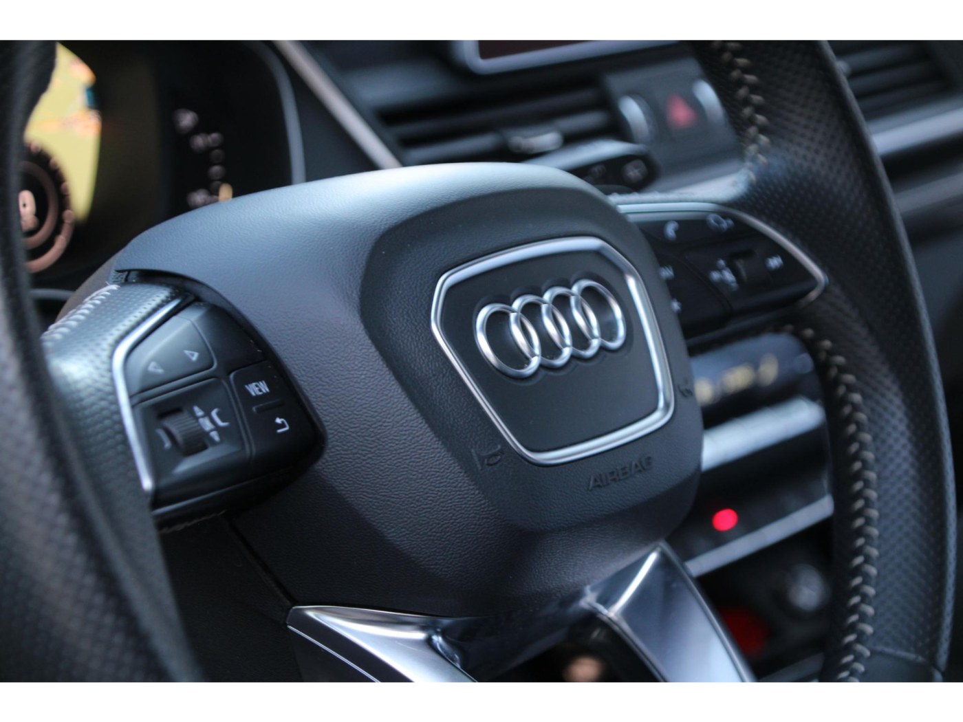 Audi Q5 2.0 TFSI quattro S Line Edition — foto 11 van 33