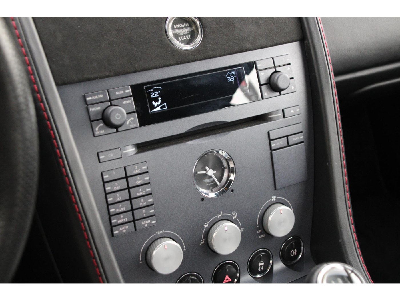 Aston Martin V8 Vantage — foto 25 van 42