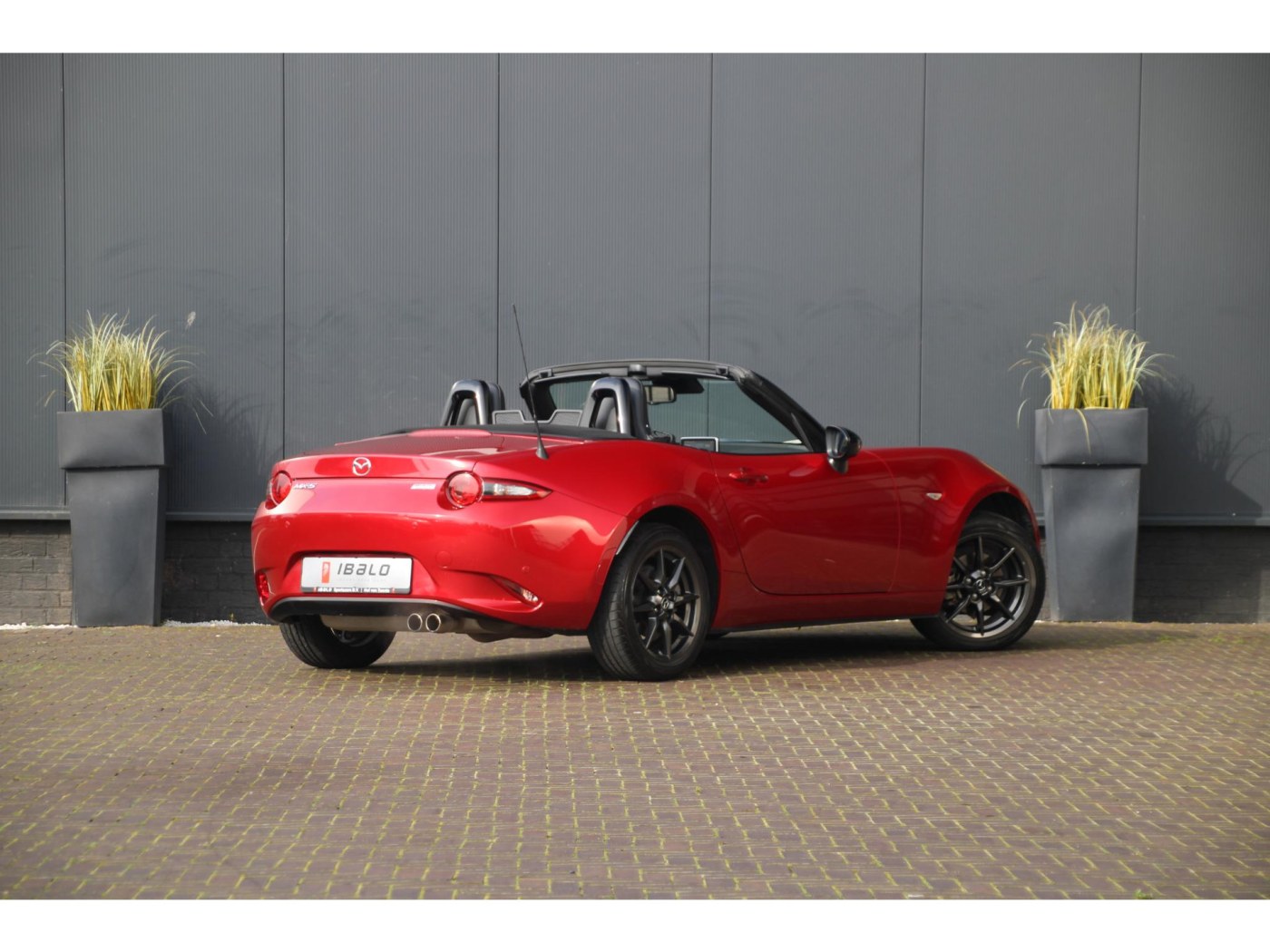 Mazda MX-5 1.5 SkyActiv-G 131 GT-M — foto 2 van 28