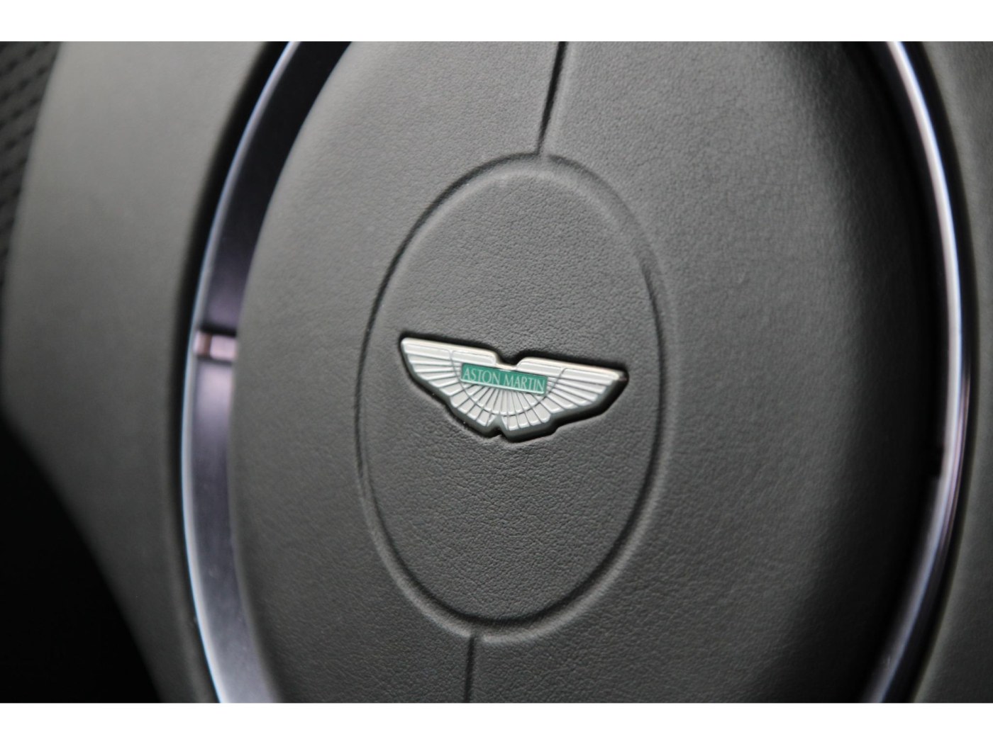 Aston Martin V8 Vantage — foto 39 van 45