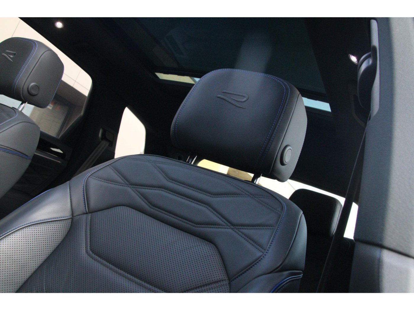 Volkswagen Touareg R 4Motion — foto 6 van 64