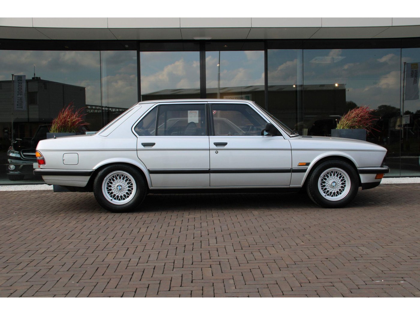 BMW 5 Serie 535i — foto 8 van 33