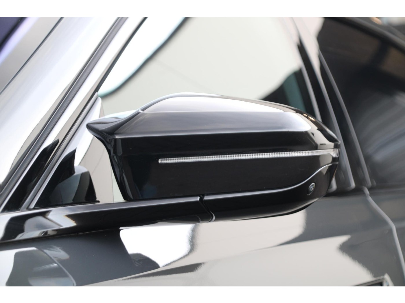 BMW 7-serie M760e xDrive M-Sport Pro — foto 29 van 34