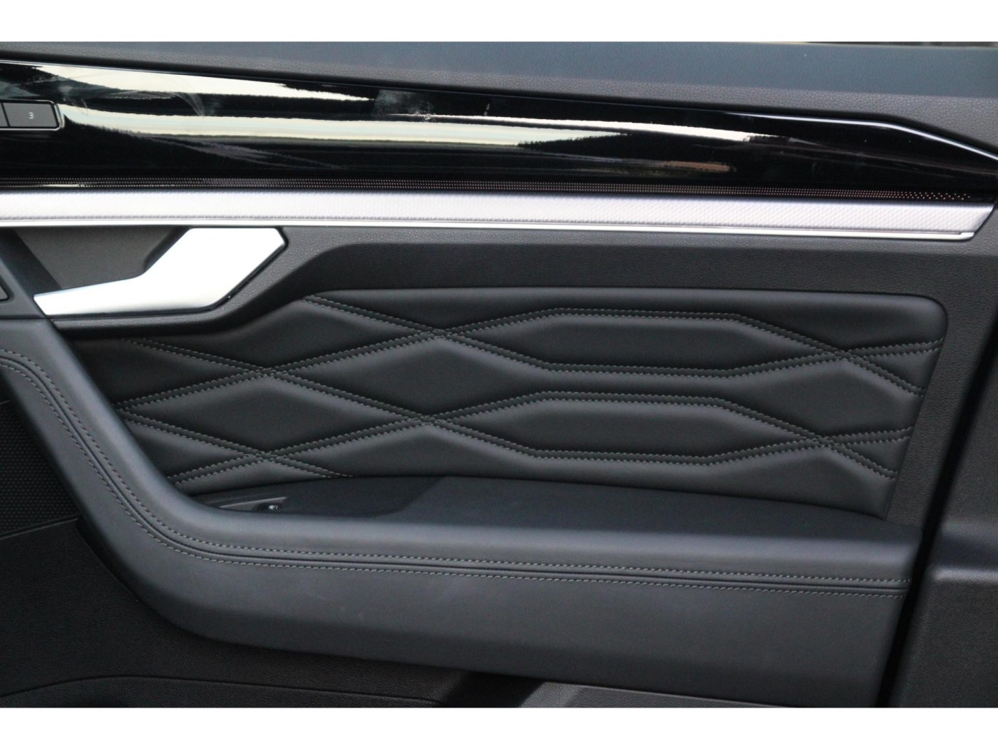 Volkswagen Touareg R 4Motion — foto 17 van 64