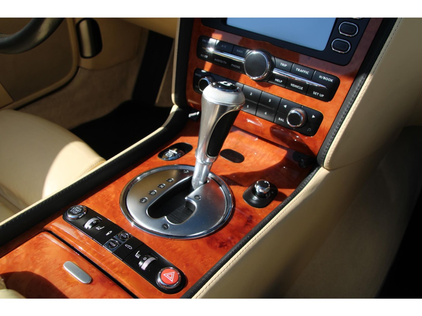 Bentley Continental GTC W12 560pk — foto 23 van 57