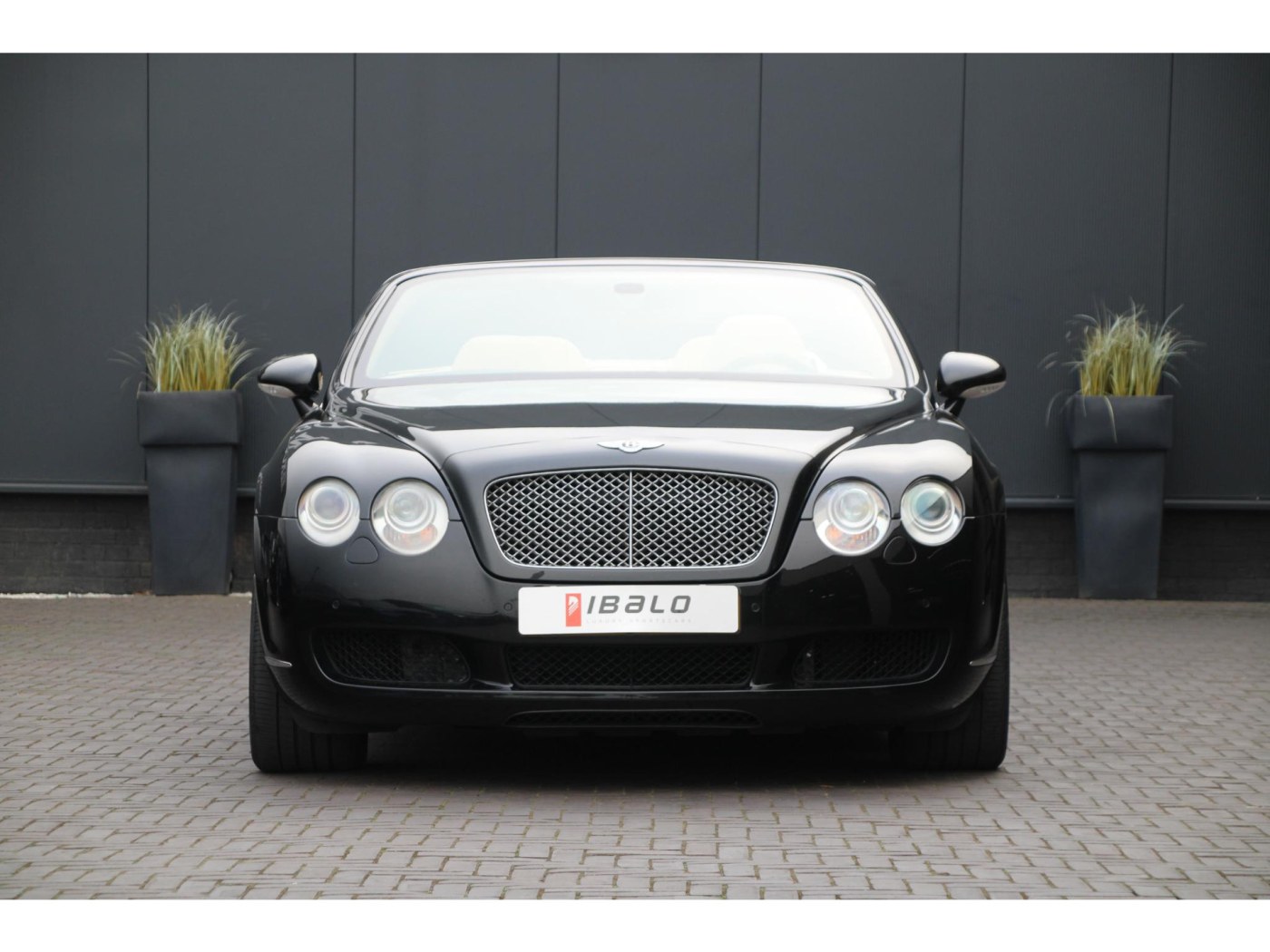 Bentley Continental GTC W12 560pk — foto 50 van 57
