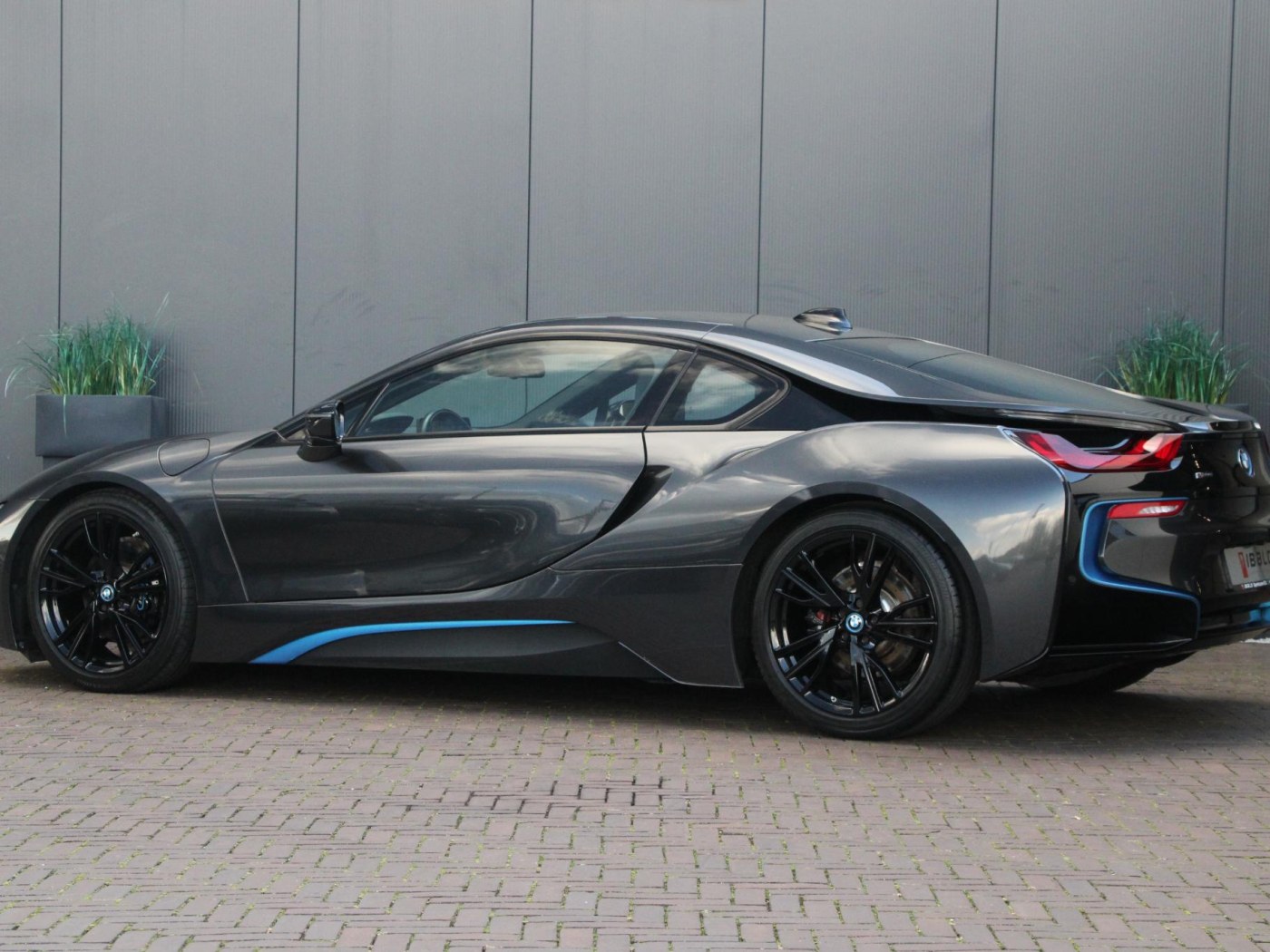 BMW i8 Pure Impulse — foto 29 van 56