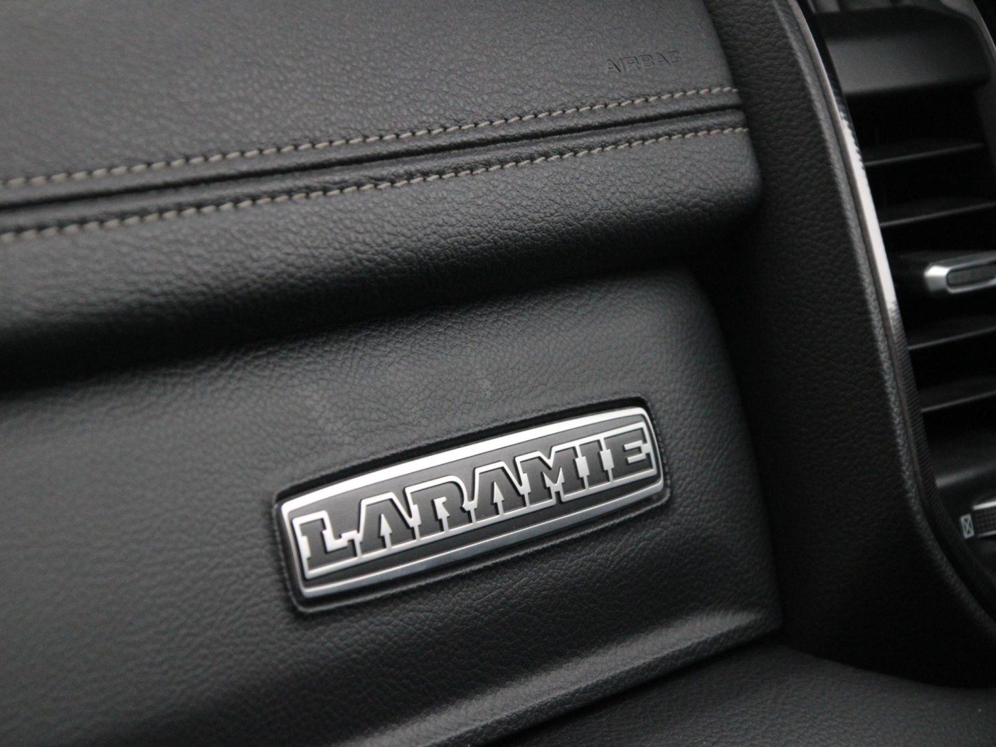 Dodge Ram 1500 5.7 V8 4x4 Crew Cab Laramie G/T — foto 8 van 56