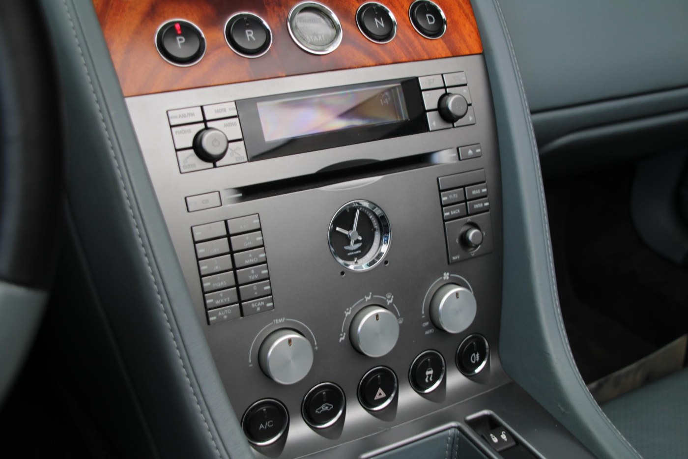 Aston Martin DB9 Volante 5.9 V12 Touchtronic — foto 13 van 33