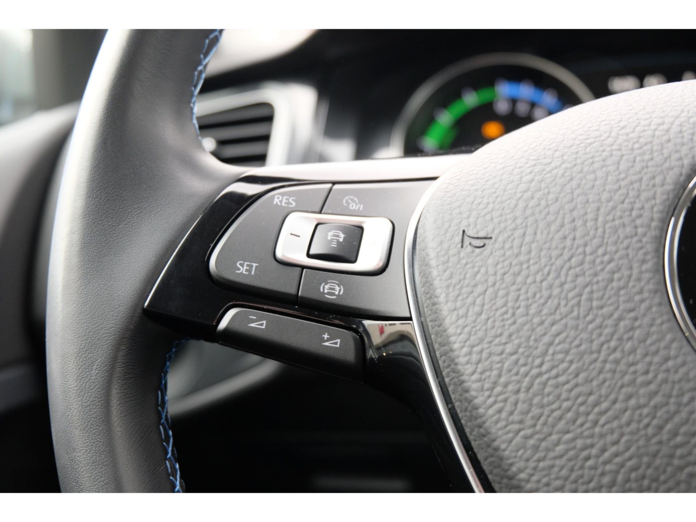 Volkswagen e-Golf E-DITION — foto 9 van 37