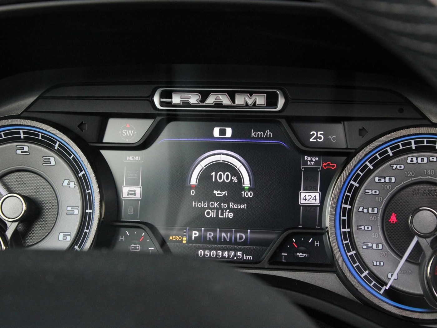 Dodge Ram 1500 5.7 V8 Crew Cab Limited Night Edition — foto 57 van 78