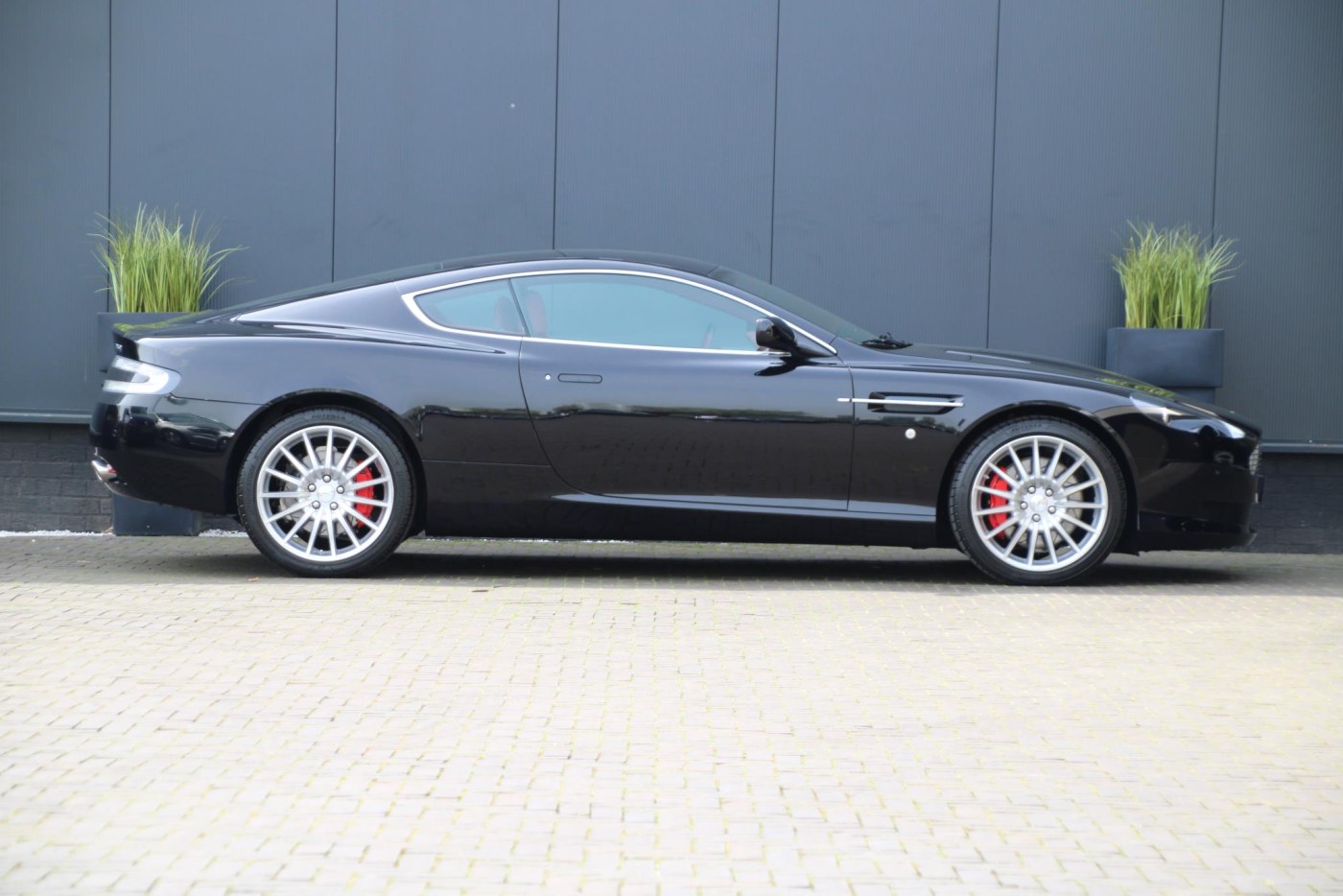 Aston Martin DB9 V12 Touchtronic — foto 10 van 39