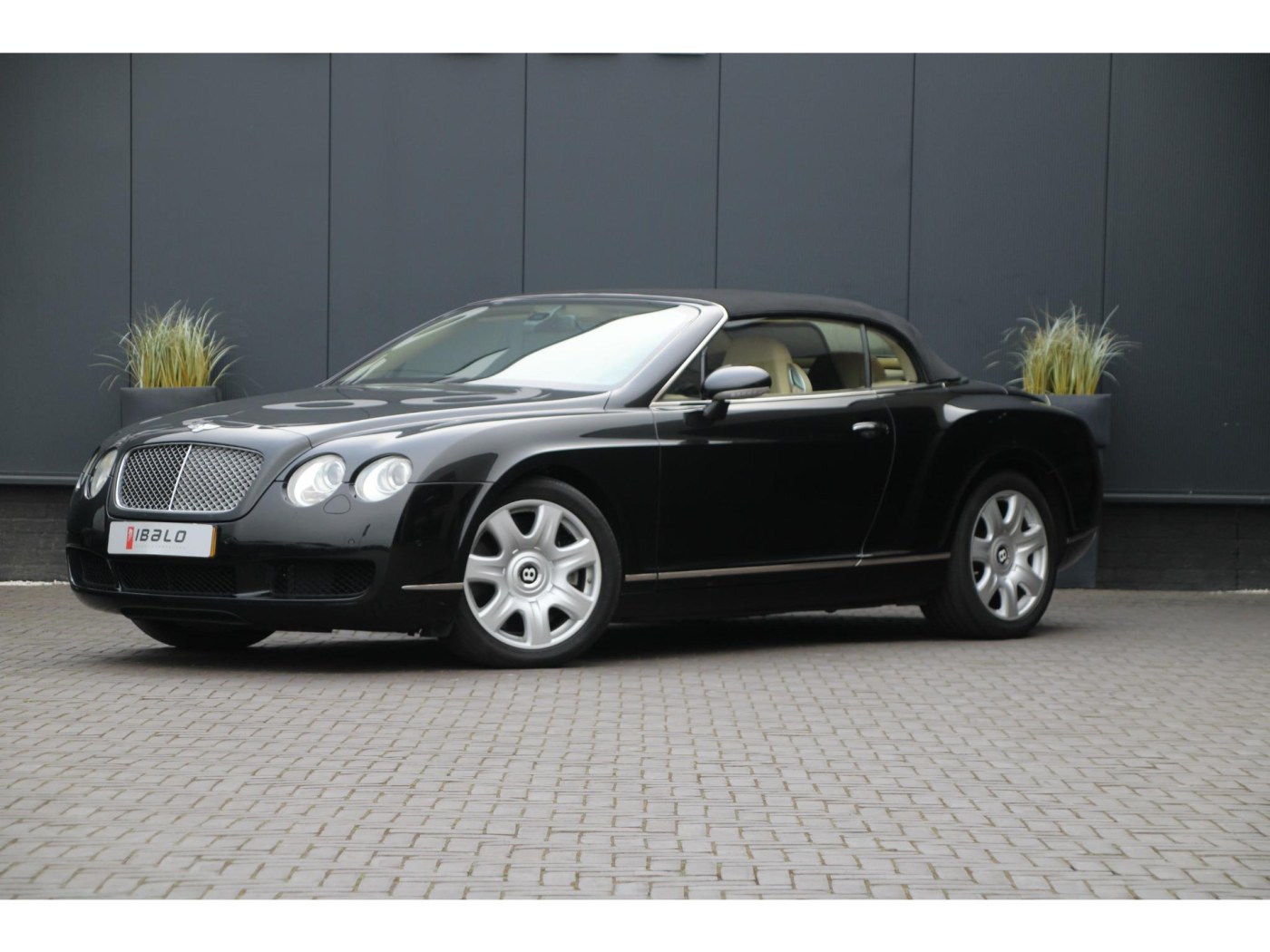 Bentley Continental GTC W12 560pk — foto 46 van 57