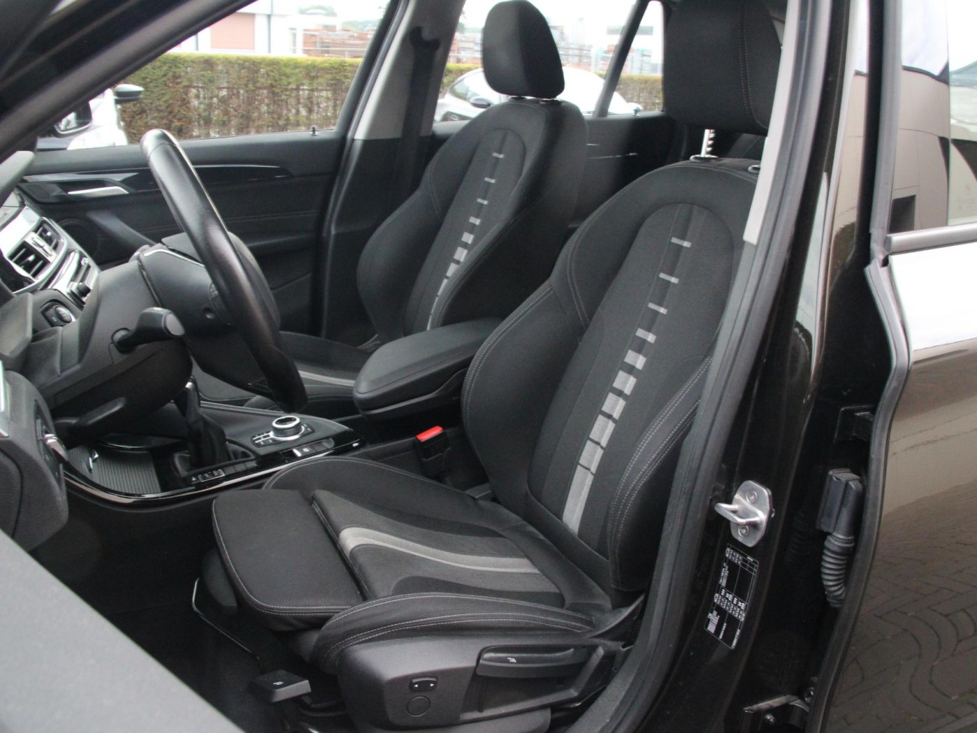 BMW X1 sDrive20i SportLine — foto 12 van 43