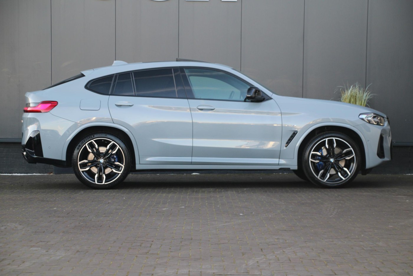 BMW X4 M40i High Executive — foto 32 van 48