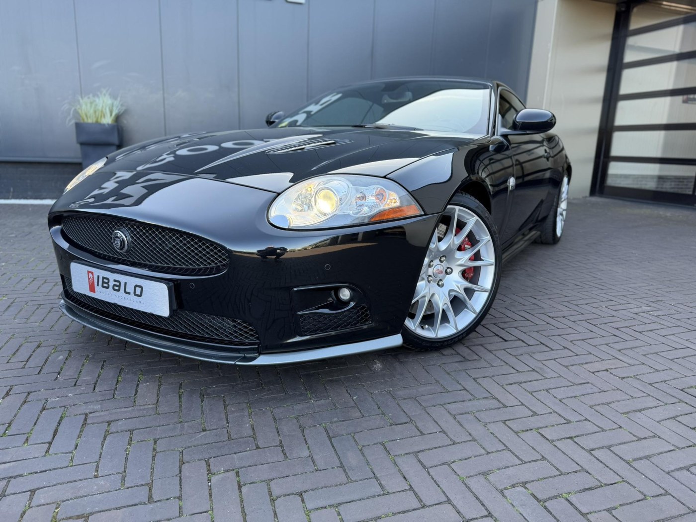Jaguar XKR-S 4.2 V8 Coupé — foto 71 van 71