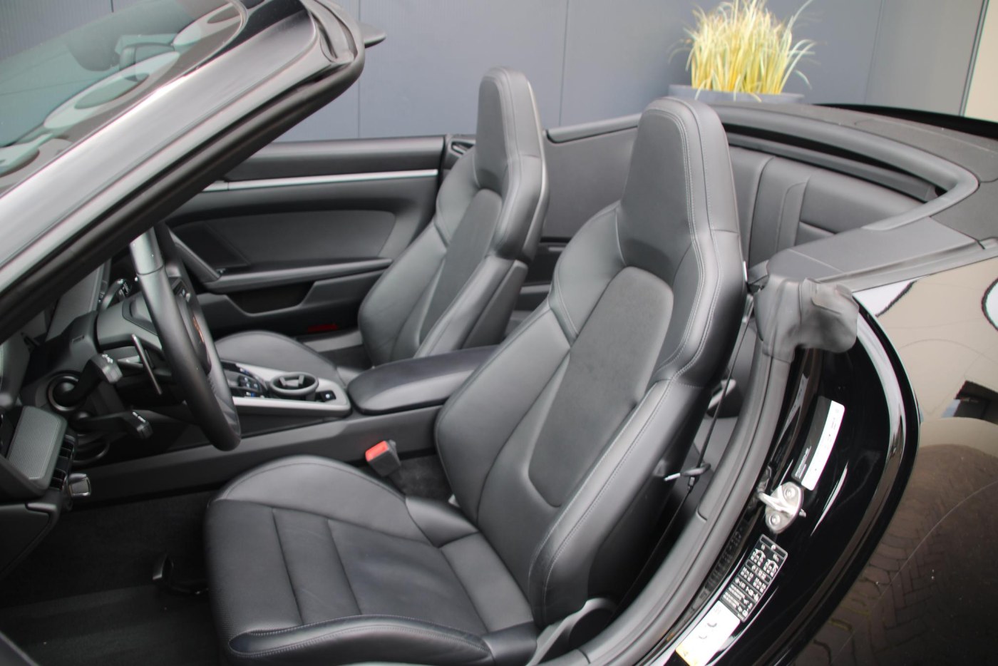 Porsche 911 Carrera S Cabrio (992) 450pk — foto 5 van 88