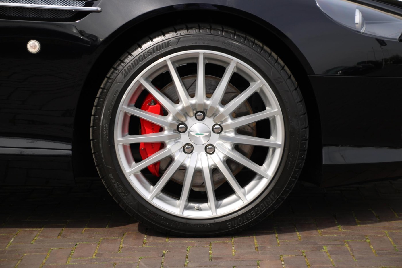 Aston Martin DB9 V12 Touchtronic — foto 32 van 39