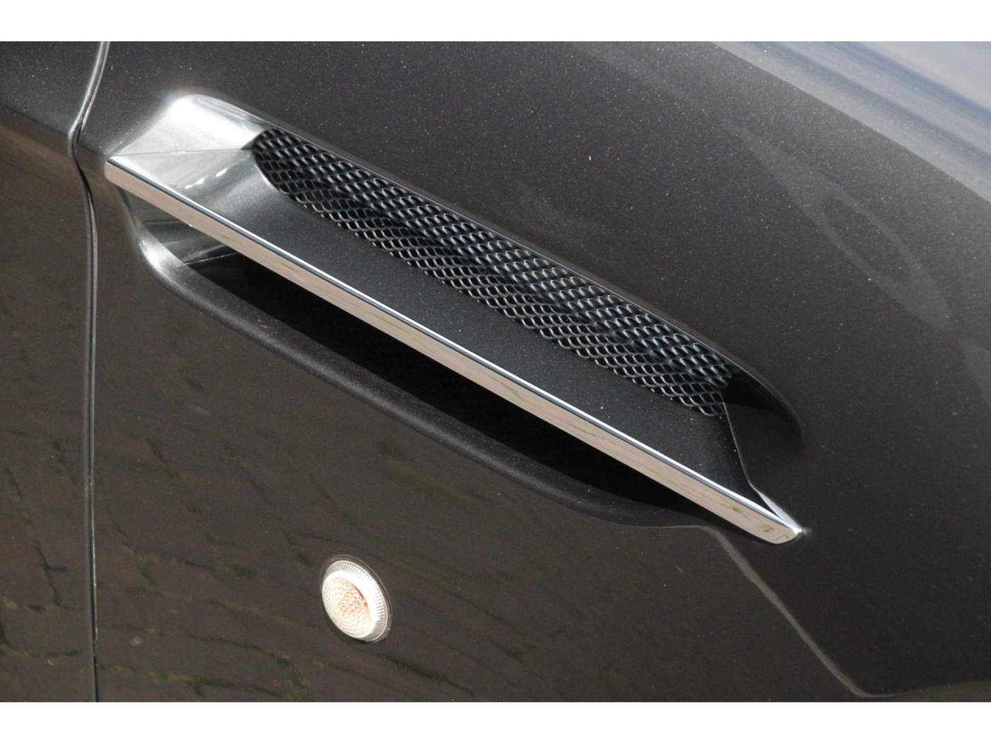 Aston Martin V8 Vantage — foto 15 van 45