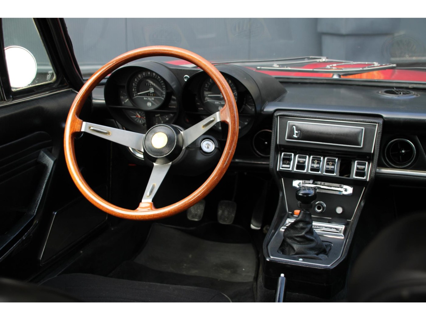 Alfa Romeo Montreal Coupé 2.6 V8 | Topstaat | ZF 5-versnellingsbak — foto 3 van 45