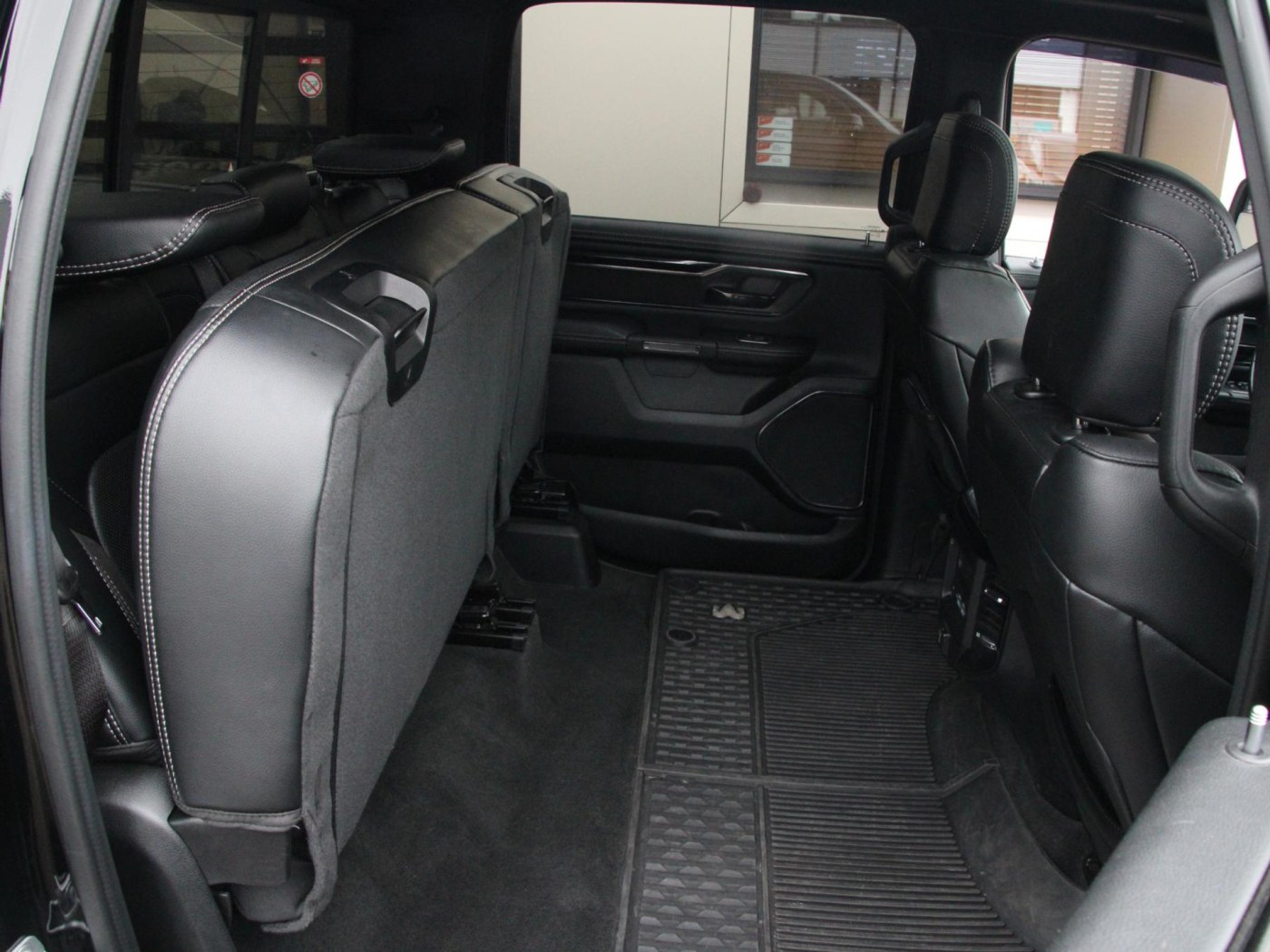 Dodge Ram 1500 5.7 V8 4x4 Crew Cab Laramie G/T — foto 41 van 56