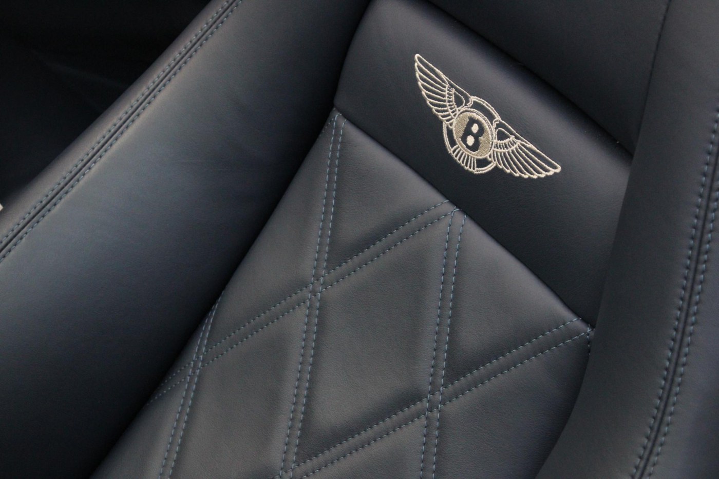 Bentley Continental GTC 6.0 W12 — foto 10 van 47