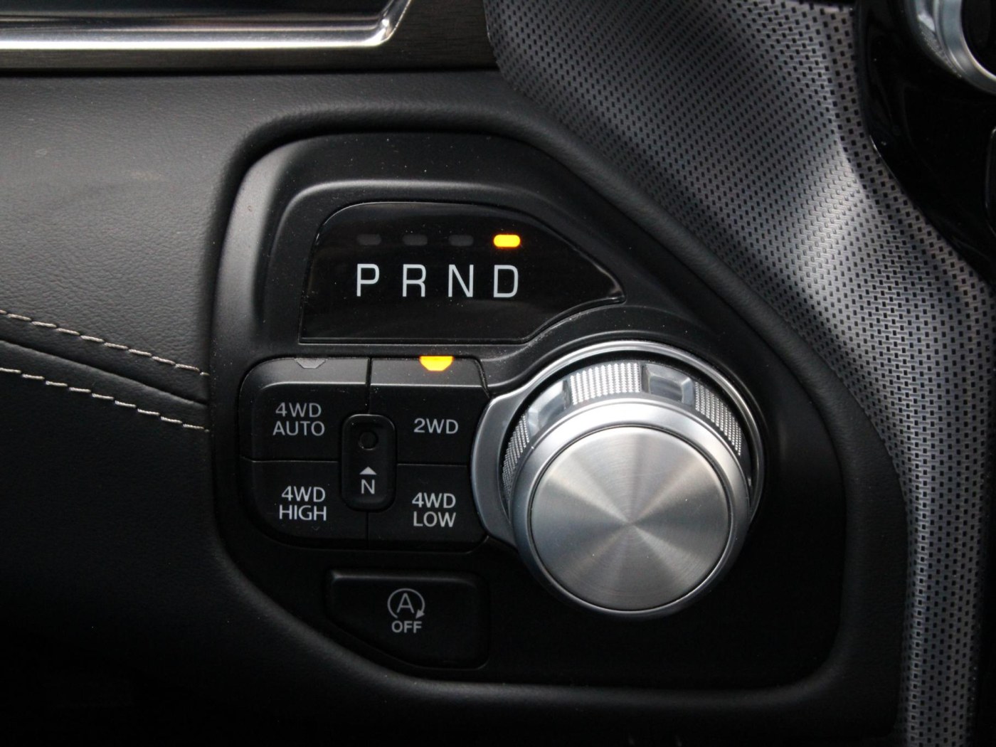 Dodge Ram 1500 5.7 V8 Crew Cab Limited Night Edition — foto 29 van 78