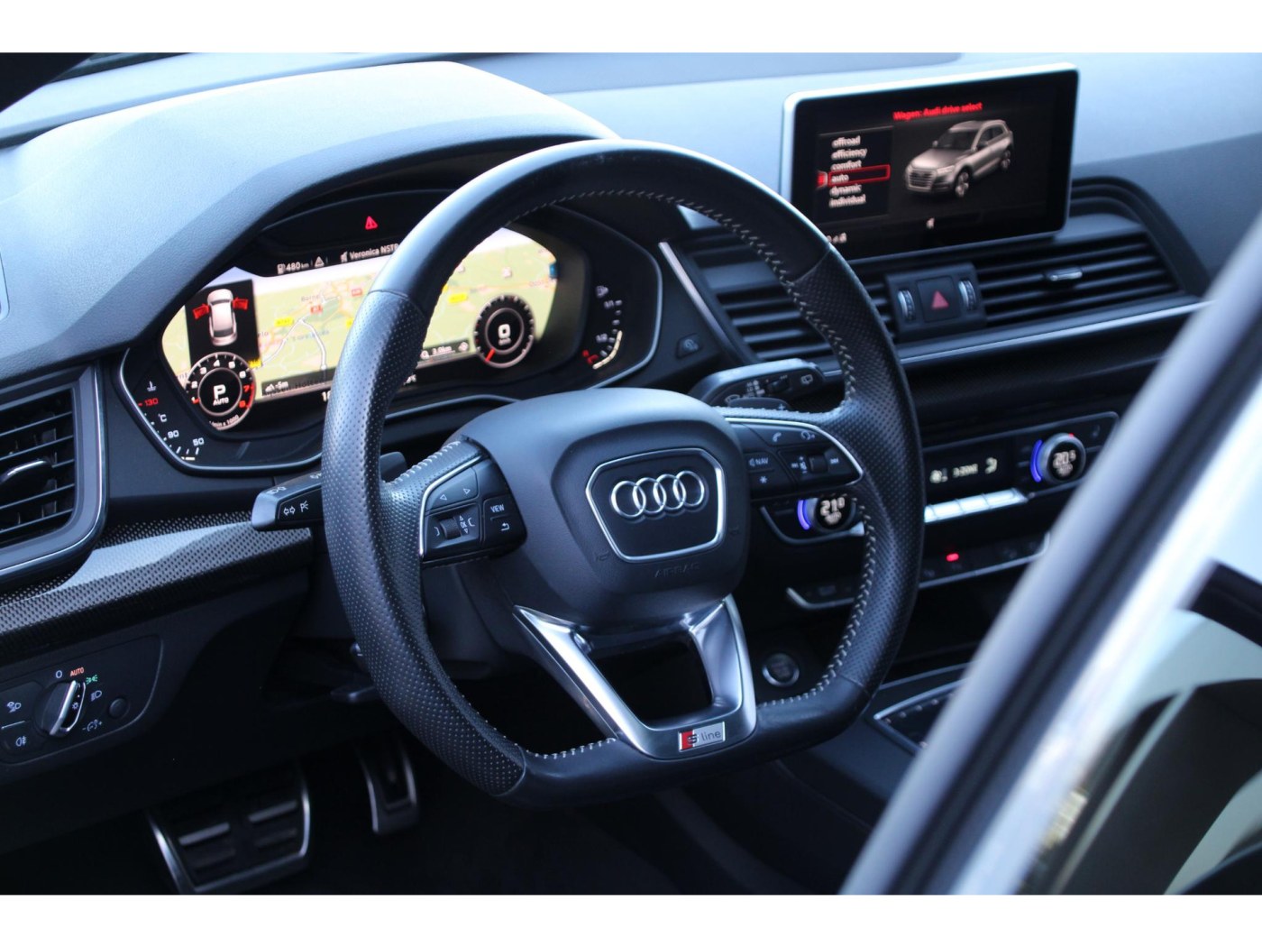 Audi Q5 2.0 TFSI quattro S Line Edition — foto 3 van 33