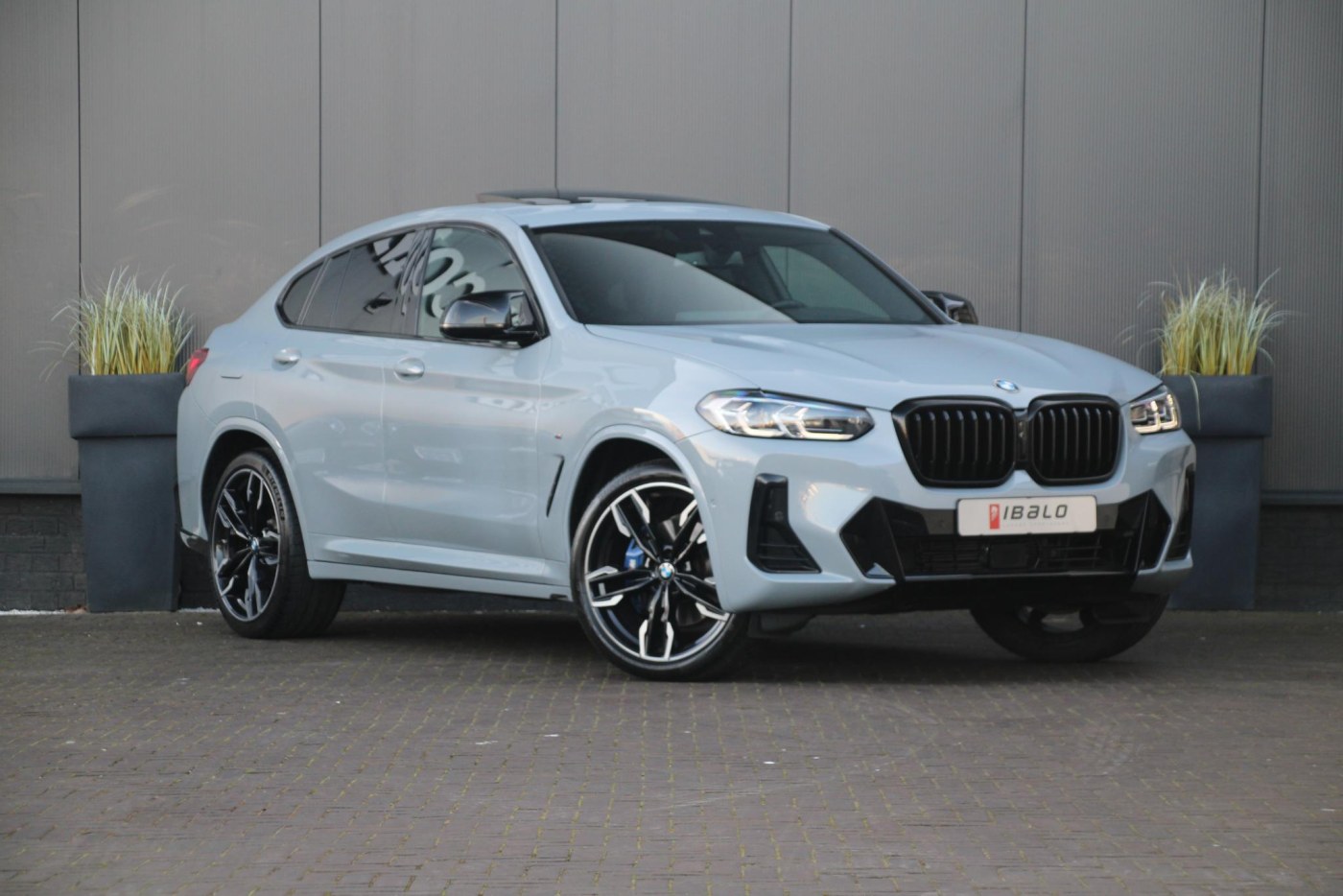 BMW X4 M40i High Executive — foto 21 van 48