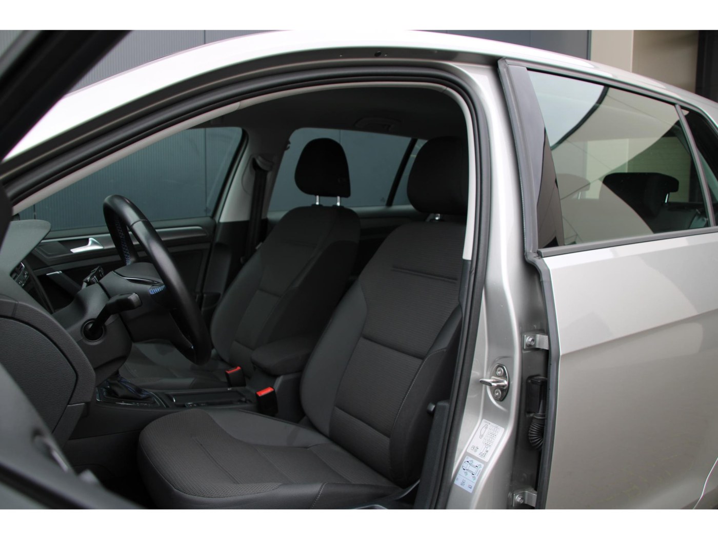 Volkswagen e-Golf E-DITION — foto 4 van 37